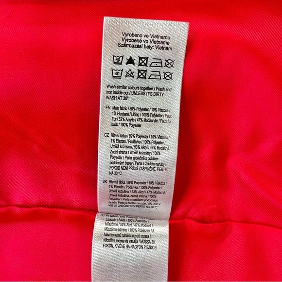 New Toddler girl button closure red Winter Coat With Faux Fur Trip 18-24m - Picture 11 of 12